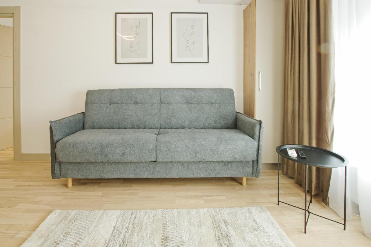 Himson-Beige Apartment Iasi Bagian luar foto