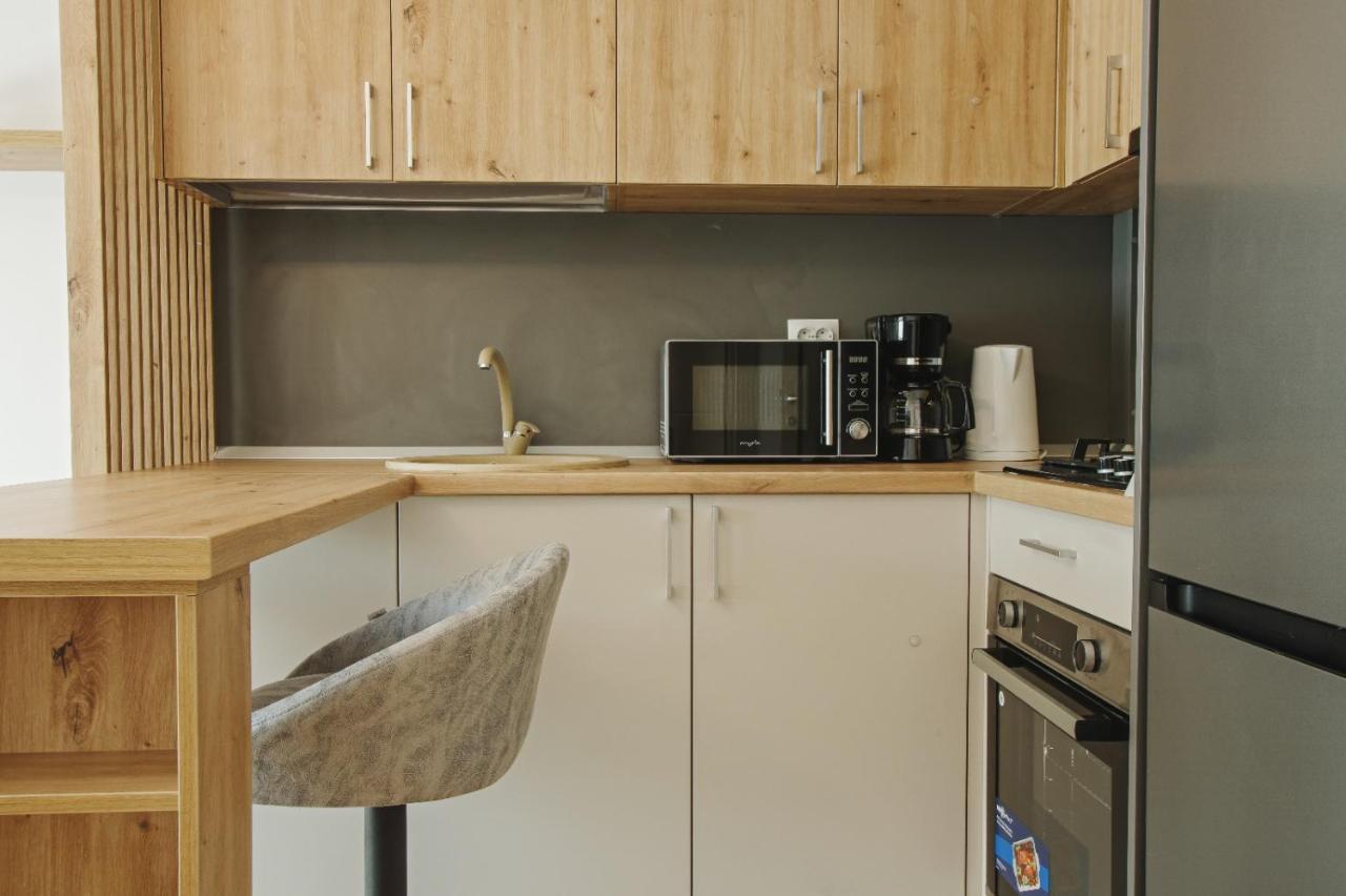 Himson-Beige Apartment Iasi Bagian luar foto