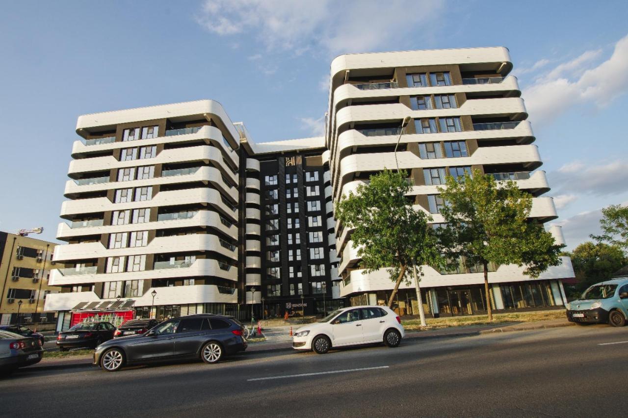 Himson-Beige Apartment Iasi Bagian luar foto