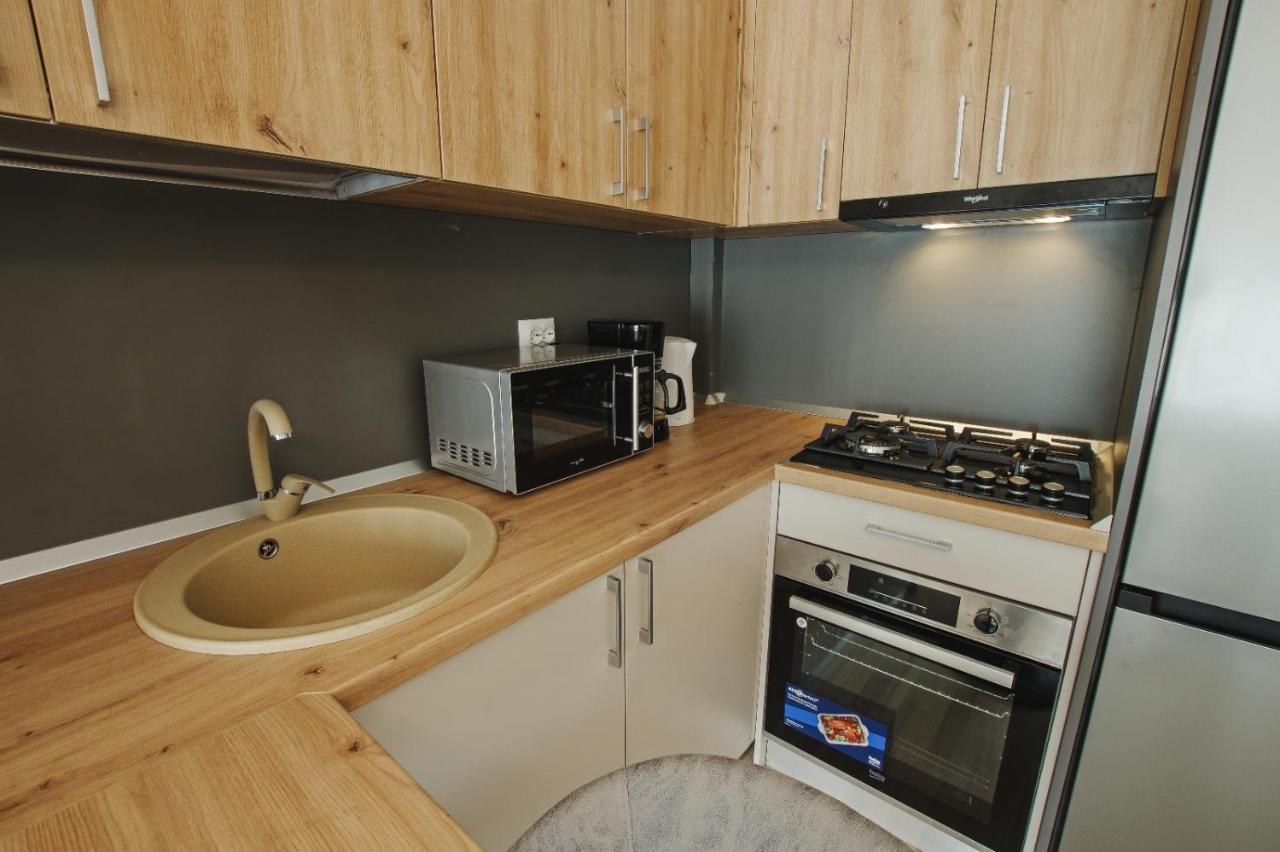 Himson-Beige Apartment Iasi Bagian luar foto